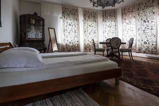 Отели типа «постель и завтрак» Casa Roth Сибиу Вилла с 3 спальнями-14