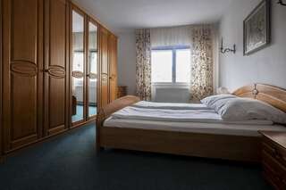 Отели типа «постель и завтрак» Casa Roth Сибиу Вилла с 3 спальнями-42